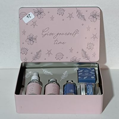 Fearne Cotton Happy Place Give Yourself Time Bath and Body Gift Set in Decorative Tin