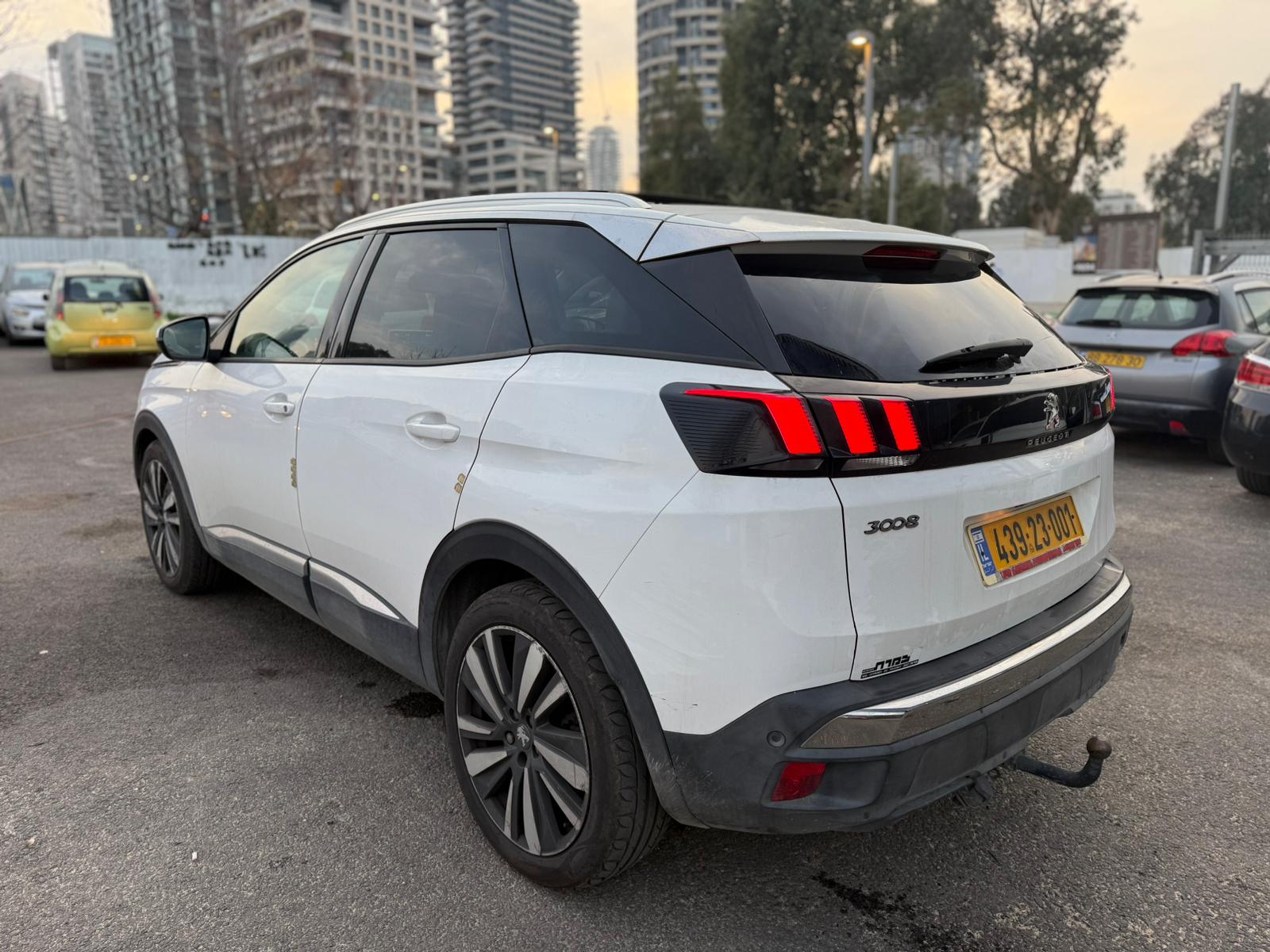 פיג'ו 3008