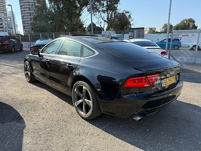 אאודי A7 2011. 124,852 Km, current hand:שישית, current ownership:פרטי, original ownership:פרטי