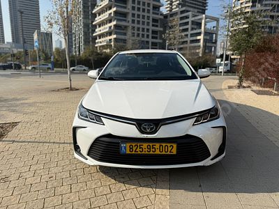 טויוטה קורולה SDN HSD היברידי 2022. 206,546 Km