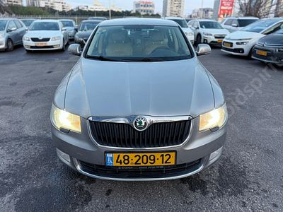 סקודה סופרב 2013. 375,231 Km, current hand:שנייה, current ownership:פרטי, original ownership:פרטי