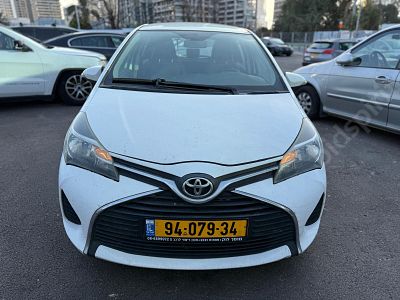 טויוטה יאריס 2015. 230,780 Km, current hand:שנייה, current ownership:פרטי, original ownership:ליסינג