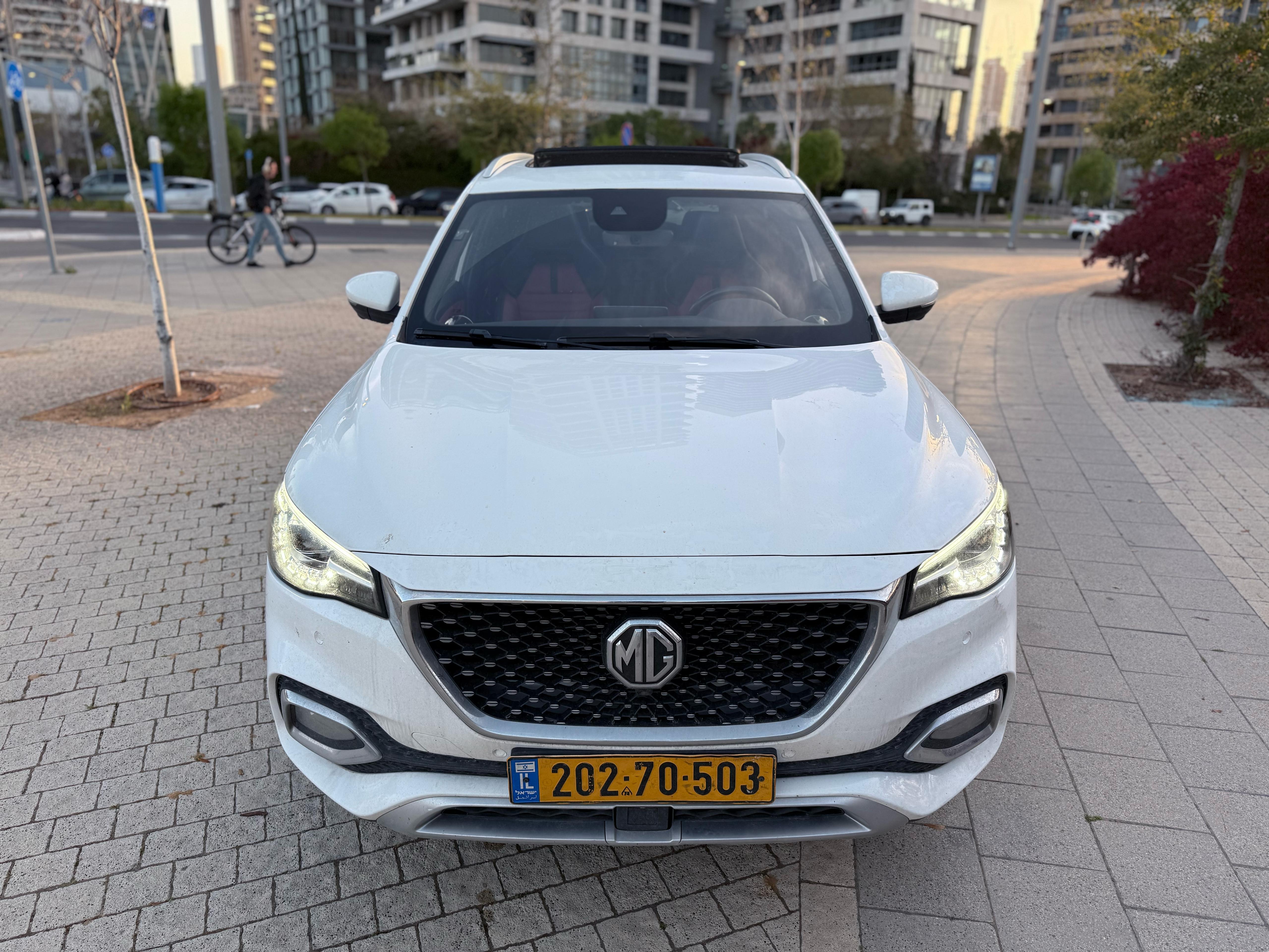 MG EHS PHEV היברידי