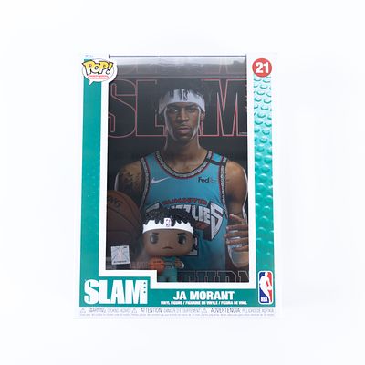 פופ של ג׳ה מוראנט מתוך מגזין SLAM בעיצוב ייחודי המדמה את שער המגזין עם דמות ממוזערת בתוך המסגרת