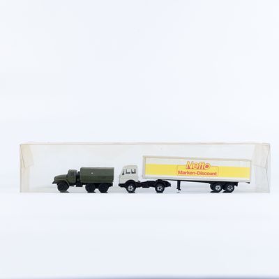 משאית מיניאטורית עם נגרר Netto Marken-Discount. דגם משאית עם נגרר, כולל מיתוג Netto 