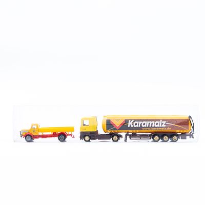 משאית מכלית מיניאטורית Karamalz עם משאית נוספת. דגם משאית מכלית עם מיתוג Karamalz לצד משאית 