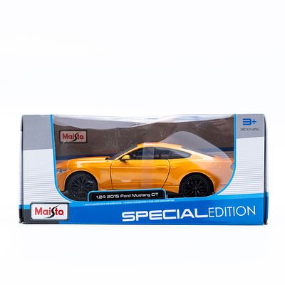 רכב מיניאטורי 2015 Ford Mustang GT Maisto. דגם רכב 2015 Ford Mustang GT בקנה מידה 1:24 מבית 
