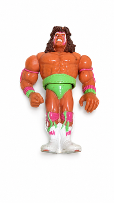 דמות WWE של Hasbro – Ultimate Warrior. בובת פעולה מקורית של כוכב ה־WWE האגדי Ultimate Warrior 