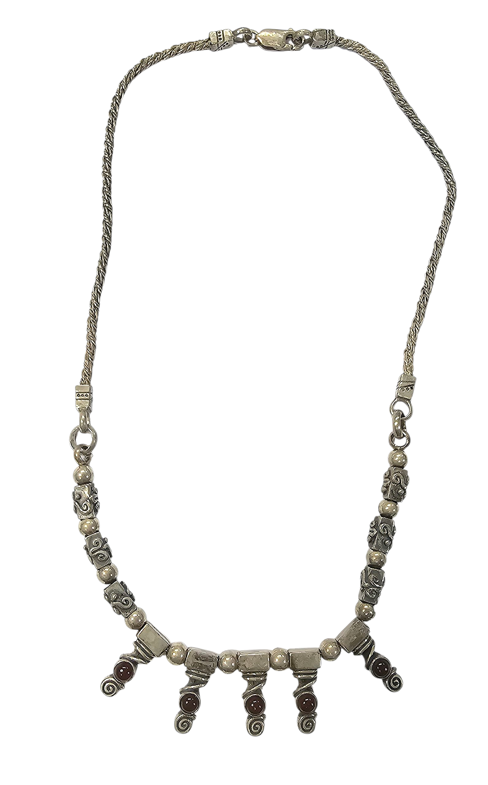 NOY LI ISRAEL STERLING SILVER 925 שרשרת כסף מהממת .
אורך: 42.1 ס"מ.
משקל: 26.9 גרם.
מצב