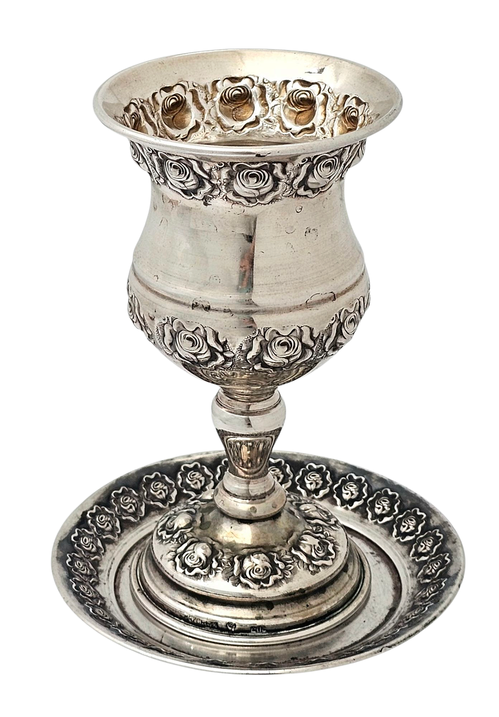 הצורפים / HAZORFIM- גביע כסף 800 בעבודת בלט של ורדים חתום הצורפים, על תחתית דומה אך לא זהה 