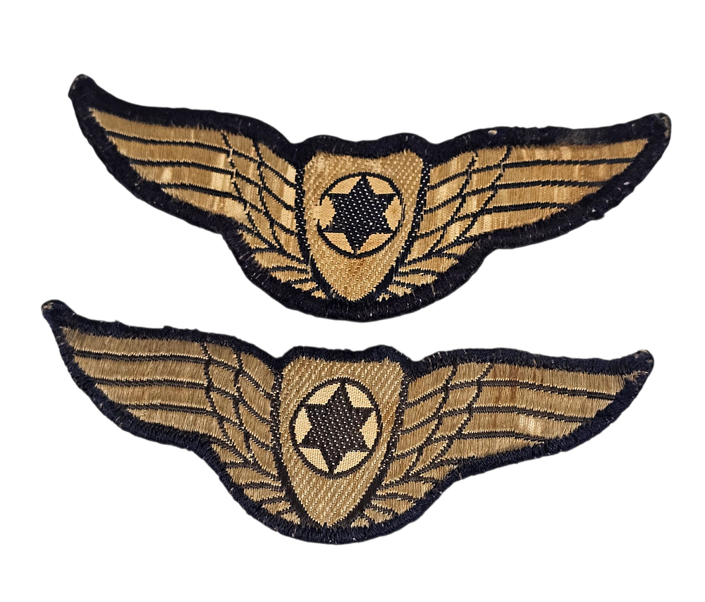 ***נדיר - זוג כנפי טייס רקומות בוריציות שונות של הטייס יונתן אטקס (1935 – 2024) שהיה טייס 