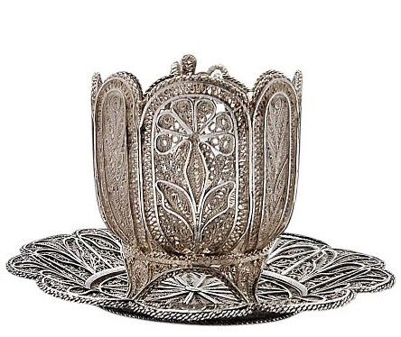 יצירת אמן! מחזיק כוסות אירופאי עתיק, עשויי כסף בעבודת פיליגרן פנומנאלית, ממש סריגה צפופה 