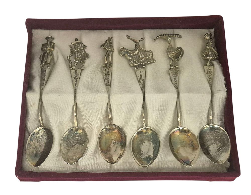 לאספני כפיות -סט של 6 כפיות כסף 900 איכותיות, מעוטרות דמויות שונות, נגנים רקדנית ועוד... 
