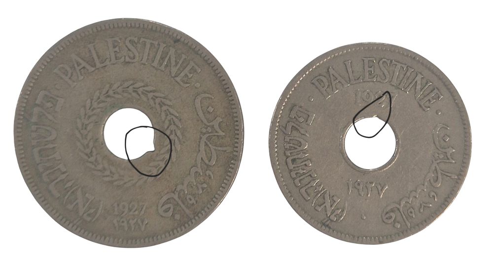 ***נדיר ולא מצוי! זוג מטבעות מנדט על סך 10 מיל ו-20 מיל משנת 1927 עם חריץ שנעשה על ידי השירות 