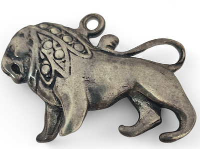 תליון כסף 925 , בצורת מזל אריה. 
מתאים גם לצמידי צ'ארם. 
משקל ומידות: 2.22 גרם; 