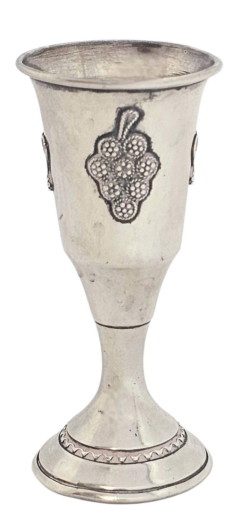 ביר ירושלים - גביע קידוש עשוי כסף סטרלינג 925, מעוטר גפנים בעבודת בלט של פיליגרן. 
משקל 