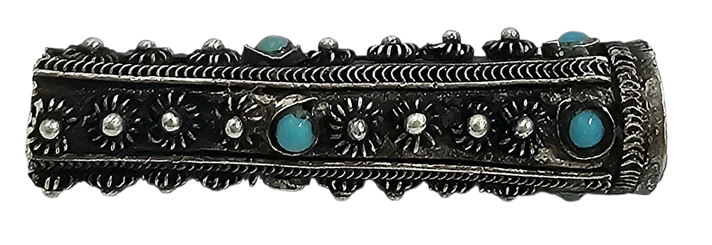 Smoking mouthpiece made of silver, embellished with turquoise stones and filigree work. 