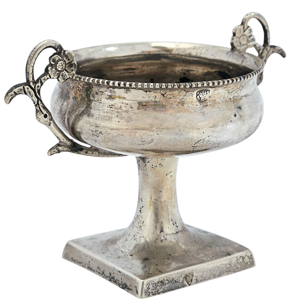 *יודאיקה -כלי למלח אוסטרו הונגרי עתיק (1825) עשוי כסף 812 (13) , מעוטר בידיות פרחוניות נתון על 