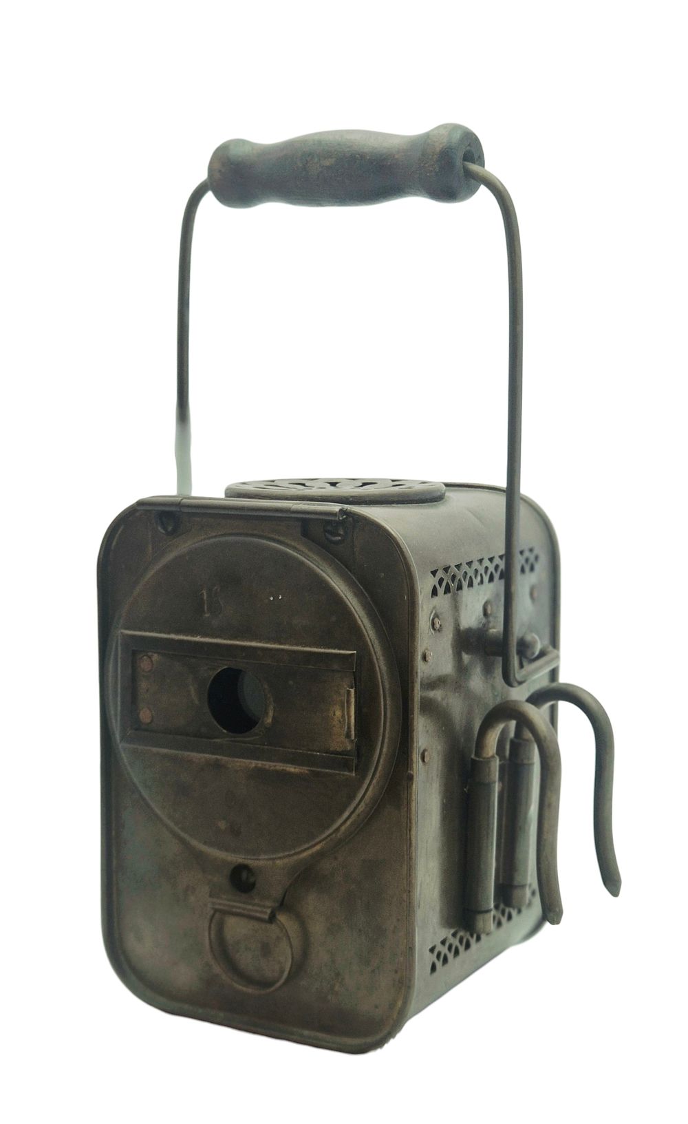 Carriage lantern made of copper. 
Signed and numbered. 
27cm height x 15cm width x 12cm depth.