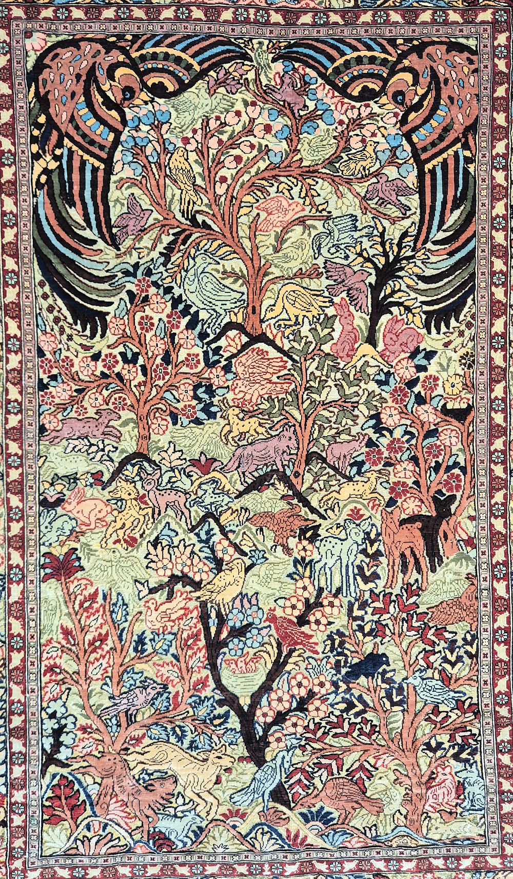 Beautiful Persian Tree of Life rug made of wool and silk, with gold threading. In addition to 