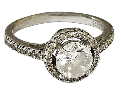 טבעת כסף 925 סטרלינג - בסגנון הילה (Halo) המאפיין המרכזי של הטבעת, אבן מרכזית גדולה המוקפת 