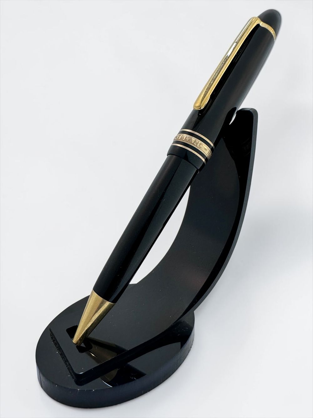 Montblanc Meistersuck - עט כדורי מקורי. ארץ יצור: גרמניה דגם: IIL832776 כוכב מונטבלאן בקצה 