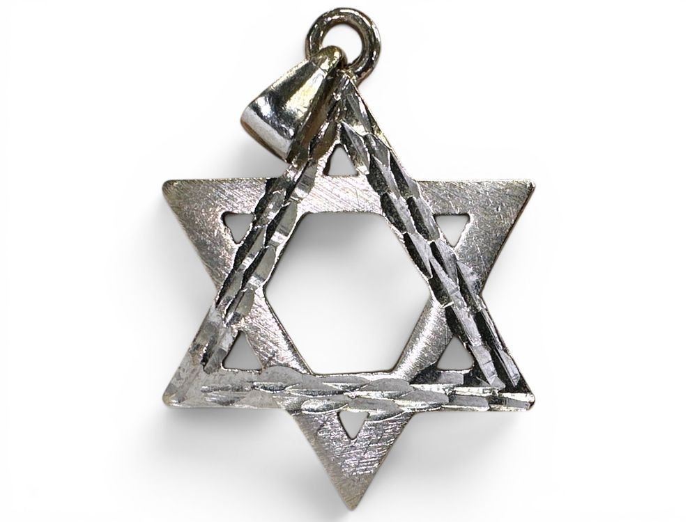 14k gold star of David pendant with a textured finish. Dimensions: 1.7 x 2.3 cm Weight: 1.8 g
