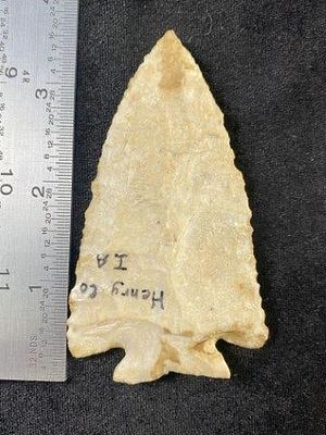 Decatur from Iowa Indian Artifact Arrowhead. KEY WORDS: INDIAN ARTIFACT ARTIFACTS ARROWHEAD 