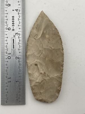 3 & 3/4" Agate Basin. KEY WORDS: INDIAN ARTIFACT ARTIFACTS ARROWHEAD ARROWHEADS NATIVE AMERICAN 