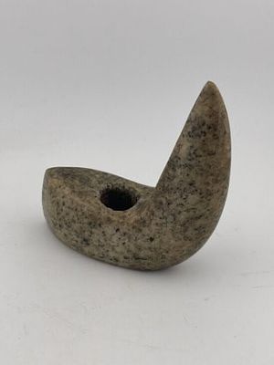 Geniculate Bannerstone Indian Artifact Arrowhead. KEY WORDS: INDIAN ARTIFACT ARTIFACTS ARROWHEAD 