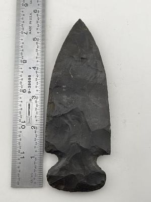 5 & 3/4" Hardin Indian Artifact Arrowhead. KEY WORDS: INDIAN ARTIFACT ARTIFACTS ARROWHEAD 