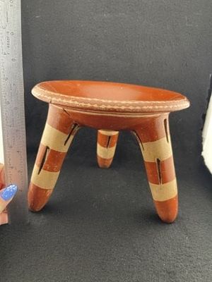 Pre-Columbian Tri-Pod with Rattle Legs, great paint, broken & glued Indian Artifact Arrowhead. KE 