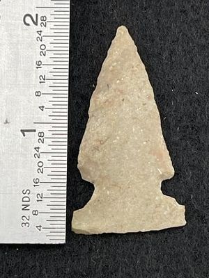 Arrow Point Indian Artifact Arrowhead. KEY WORDS: INDIAN ARTIFACT ARTIFACTS ARROWHEAD ARROWHEADS 