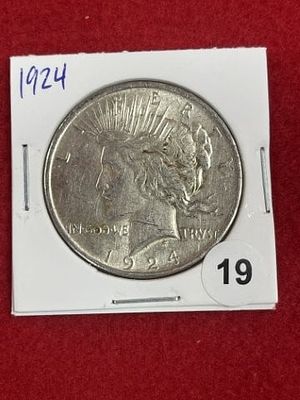 1924 Peace Silver Dollar Coin. KEY WORDS: INDIAN ARTIFACT ARTIFACTS ARROWHEAD ARROWHEADS NATIVE 