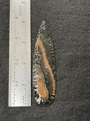 Mahogany Obsidian Dovetail Indian Artifact Arrowhead. KEY WORDS: INDIAN ARTIFACT ARTIFACTS 