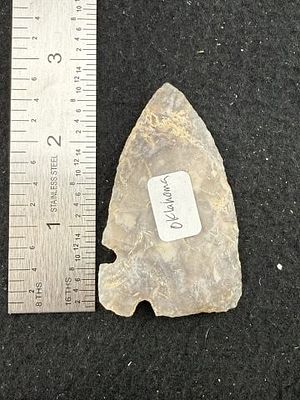 Cornertang Indian Artifact Arrowhead. KEY WORDS: INDIAN ARTIFACT ARTIFACTS ARROWHEAD ARROWHEADS 