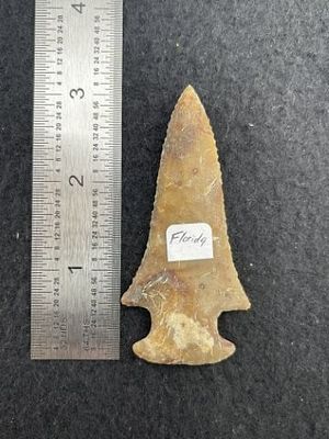 Hardin Indian Artifact Arrowhead. KEY WORDS: INDIAN ARTIFACT ARTIFACTS ARROWHEAD ARROWHEADS 