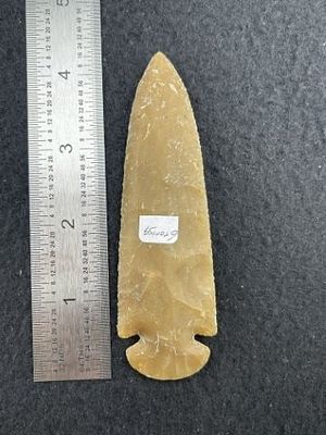 Dovetail Indian Artifact Arrowhead. KEY WORDS: INDIAN ARTIFACT ARTIFACTS ARROWHEAD ARROWHEADS 