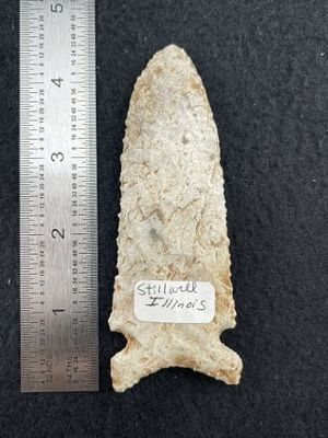 Graham Cave Indian Artifact Arrowhead. KEY WORDS: INDIAN ARTIFACT ARTIFACTS ARROWHEAD 