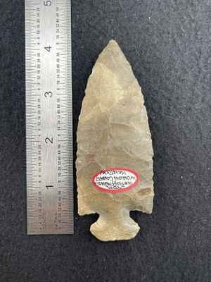 Dovetail Indian Artifact Arrowhead. KEY WORDS: INDIAN ARTIFACT ARTIFACTS ARROWHEAD ARROWHEADS 