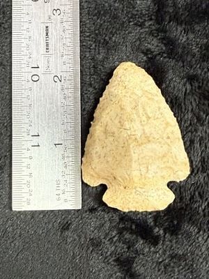 Arrow Point Indian Artifact Arrowhead. KEY WORDS: INDIAN ARTIFACT ARTIFACTS ARROWHEAD ARROWHEADS 