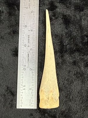 Bone Pin Indian Artifact Arrowhead. KEY WORDS: INDIAN ARTIFACT ARTIFACTS ARROWHEAD ARROWHEADS 