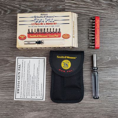 SMITH & WESSON GUN PAL 12-PIECE BIT & DRIVER SET. Like new, in-box. Includes everything show in 