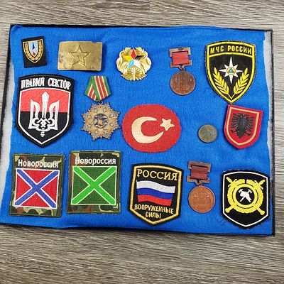 MILITARY & POLITICAL COLLECTION - WORLD WAR EMBROIDERED PATCHES & MEDALS. This lot includes all 