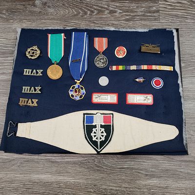 WWII-ERA MILITARY MEMORABILIA FROM FRANCE, PAKISTAN & TURKEY, WITH DISPLAY CASE. This lot 