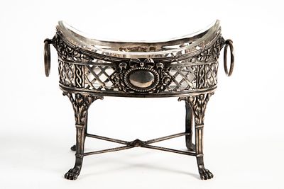 An antique and high-quality silver piece, circa 1800, made of 925 sterling silver, hallmarked 