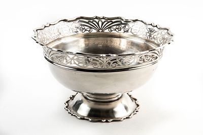 An antique and high-quality English silver bowl, made of 925 sterling silver, produced by the 