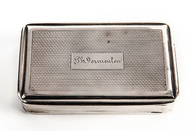 An antique French tobacco box, made of 950 silver, decorated with gyusha decorations, signed 