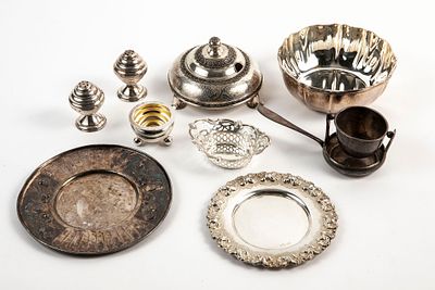 Lot of silverware
Gross weight: 495 g, 
Diameter of the saucers: 11.5-12 cm, Diameter of the 