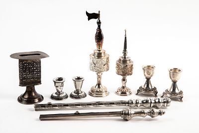 A lot of silverware, defects on some of them, 
total weight: 350g, Length of candle-lighters: 